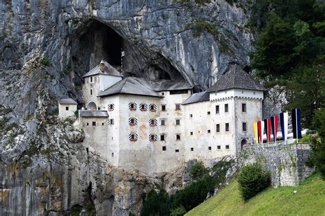 Predjama Predjamski Grad Hrad · Fotografie zdarma na Pixabay