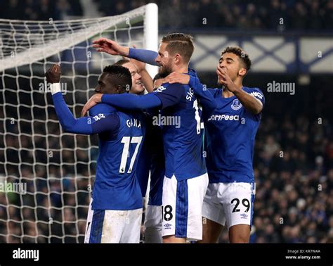 Evertons Wayne Rooney Second Left Celebrates Scoring His Sides