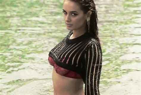 Latest 2015 Evelyn Sharma Hot Sexy HD Wallpapers 1080p BDwallstar