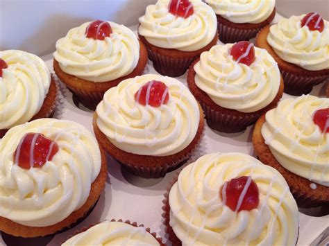 Cherry Bakewell Cupcakes Eat Cupcakes Cherry Bakewell Cupcakes