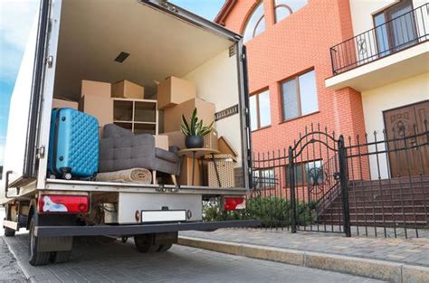 What to Do When Moving to a Different State With Your Car | Capital One ...