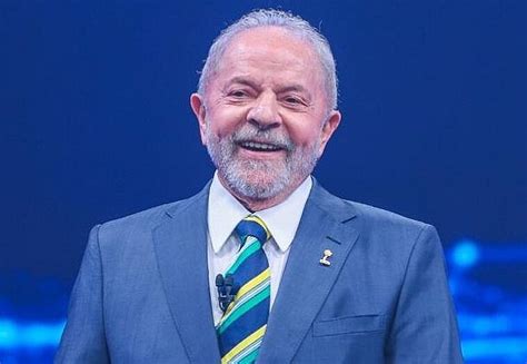 Lula é internado para cirurgia de retirada de lesão na laringe Portal