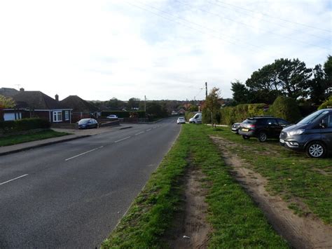 West On Cromer Road David Pashley Cc By Sa 2 0 Geograph Britain