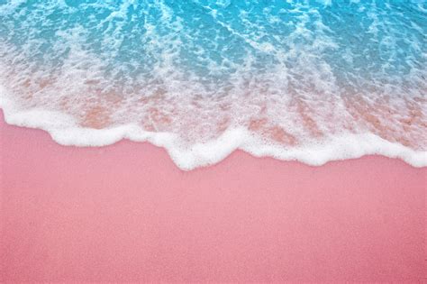 Les plus belles plages de sable rose Chéri fais tes valises