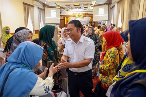 Hadiri Lokakarya Penanganan Stunting Terpadu Fkui Pj Gubernur Banten