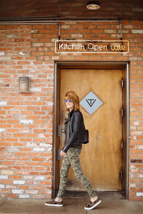 CYBER MONDAY SALES - The Middle Page