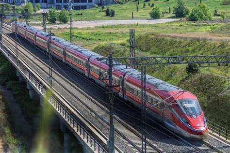 Frecciarossa lunedì nero per l alta velocità Ritardi da nord a sud