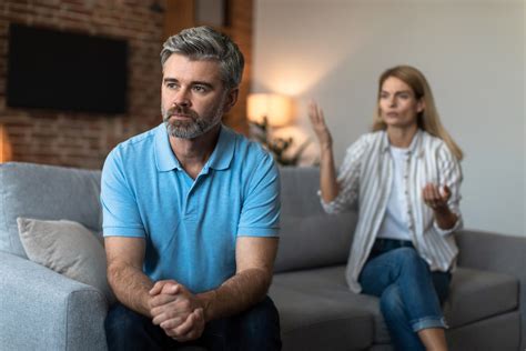 Dating A Divorced Man In His Forties Divorced Girl Smiling