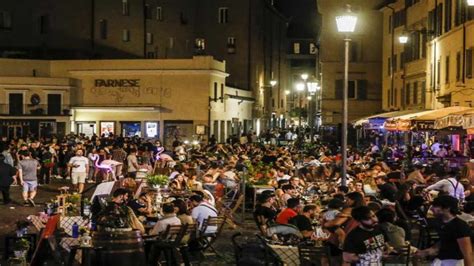 Roma Rapine E Aggressioni A Campo De Fiori Arrestata Baby Gang Dai