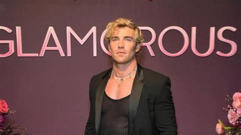 Is Zane Phillips Gay The Glamorous Star Opens Up About His Sexuality Crossover