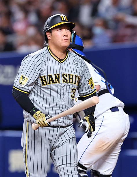 【阪神】大山悠輔、岡田政権192試合目で初のスタメン落ち ベンチ裏で打撃指導も途中出場で三振 プロ野球写真ニュース 日刊スポーツ