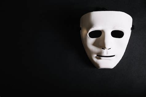 White plain mask for halloween | Free Photo