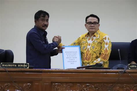 Wali Kota Rapat Paripurna Penyampaian Rekomendasi Dprd Kota Binjai Atas