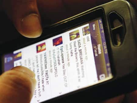 56% adults own smartphones | Internet & Social Media News | Zee News 