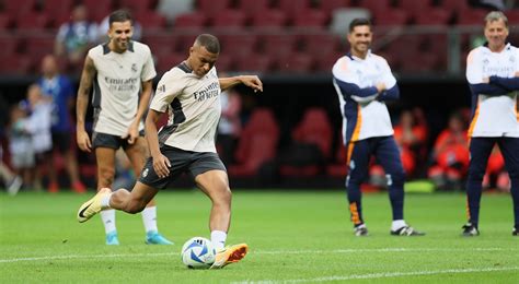 Superpuchar Europy Kylian Mbappe wystąpi na Stadionie Narodowym Jest