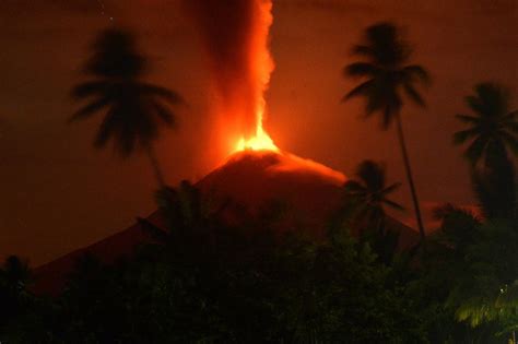 Indonesia Volcano Eruption Latest Mount Soputan Eruption Spews Hot