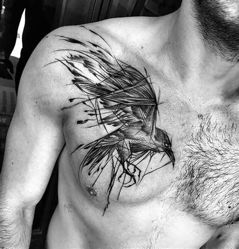 Tatuaje De Ave En El Pectoral De Un Chico Trendy Tattoos Black Tattoos