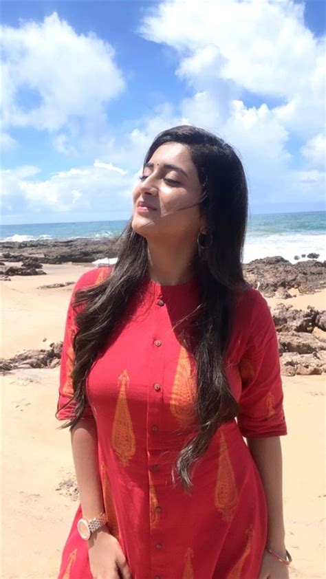 Actress Rashi Singh In Very Hot Look
