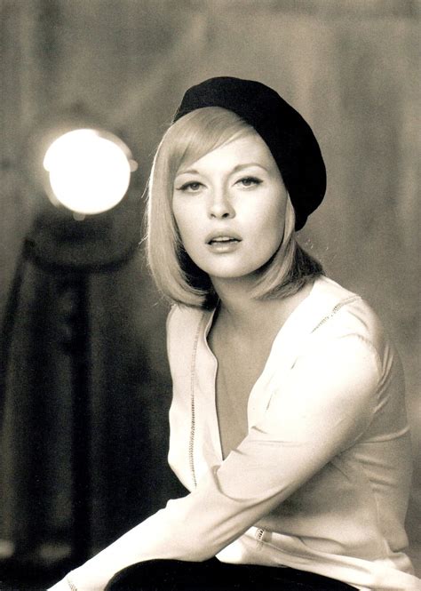 Faye Dunaway Legendary Actress As Bonnie Parker In Bonnie And Clyde From