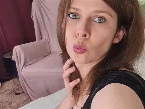 Anne Blueeyes Anneblueeyes Cam Free Live Nude Sex Show Chat Camsoda