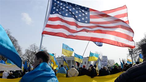 Congress Steps Up Action On Ukraine