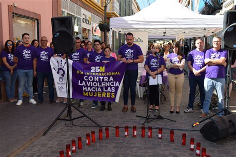 Gáldar Conmemora El 25n Con Un Minuto De Silencio Y La Lectura De Un