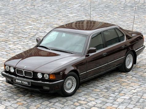 Bmw Série 7 E32 Évolutions Et Caractéristiques Auto Forever