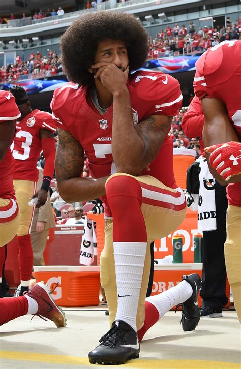 Colin Kaepernick Kneeling In National Anthem 2040x3125 Wallpaper