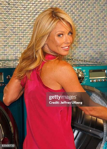 Kelly Ripa Launches The Electrolux Premiere Laundry Collection Photos