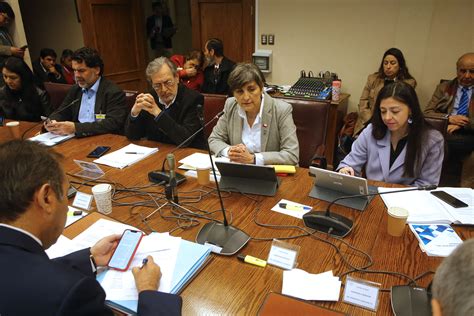 Comisión de Salud del Senado aprobó en general proyecto de ley corta de