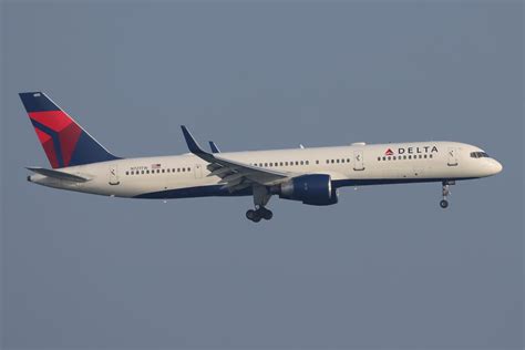 Delta Air Lines 757 231 N721TW DL 569 Arriving From LAX Flickr