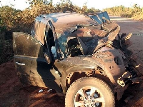 G1 Caminhonete E Caminhão Batem De Frente E Motorista Morre Em Mt