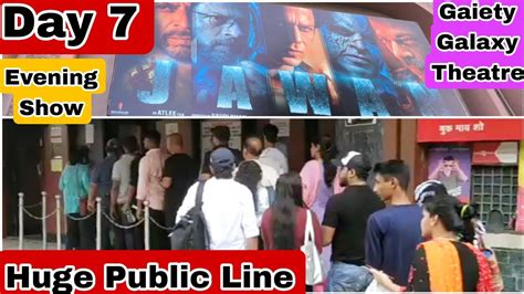 Jawan Movie Huge Public Line Day Late Evening Show At Gaiety Galaxy