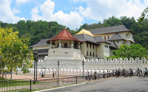 Kandy | Sacred City, Temple of Tooth, Kandyan Kingdom | Britannica