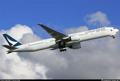 B Kpj Cathay Pacific Boeing Er Photo By Danny Long Id