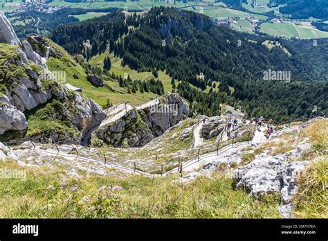 Curvy Hiking Trail To The Summit Hi Res Stock Photography And Images