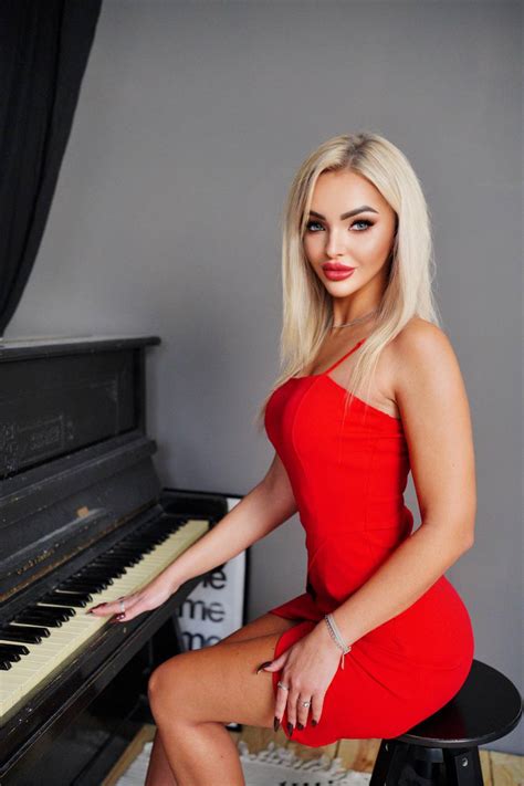 Beautiful Alyona Y O From Kamenets Podolskiy With Blonde Hair ID LadaDate
