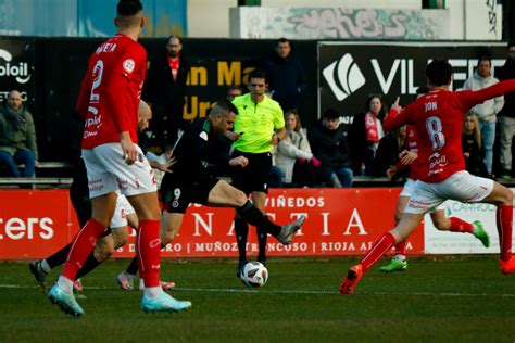 La RS Gimnástica cayó ante el CD Laredo en el tiempo de descuento