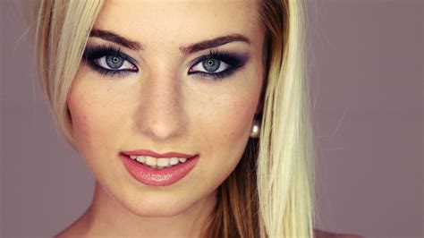 Best Eye Makeup For Green Eyes And Blonde Hair