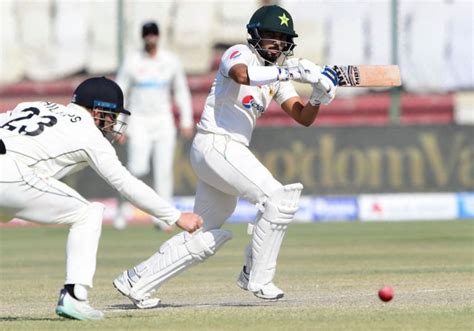 yorkshire confirm attempts  sign saud shakeel  visa issues delay