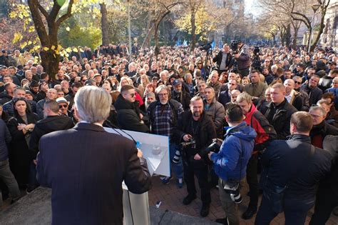 Mbyllet protesta para Kuvendit Sali Berisha Ti dalim zot sot Shqipërisë