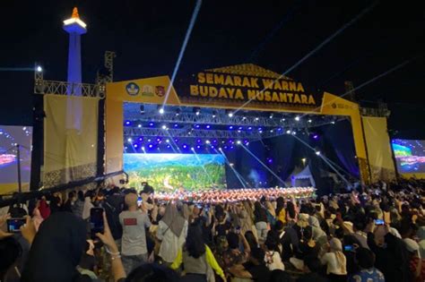 Kemeriahan Semarak Warna Budaya Nusantara Di Monas