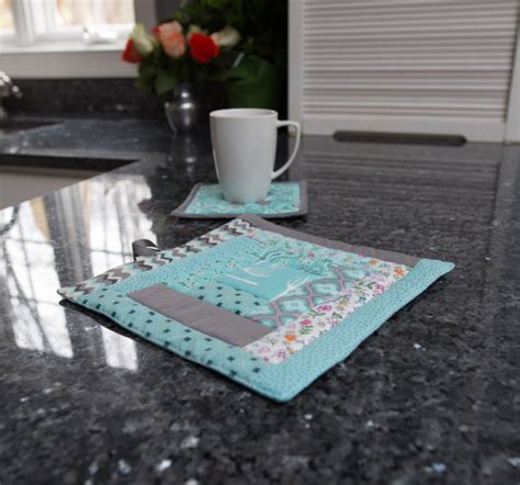 Kitchen Pretty And Protective Quilted Hot Pad Fairfield World Craft Projects