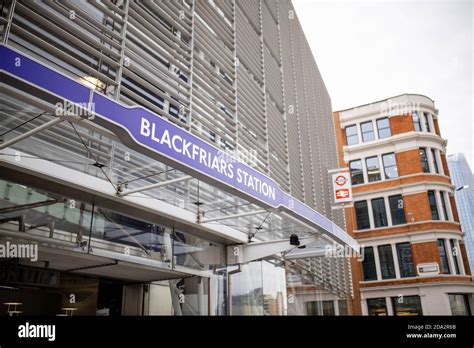 Blackfriars Underground Station Sign Hi Res Stock Photography And