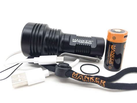 Manker MC13 review | Mini long-range flashlight with 950 lumens and 144 kcd