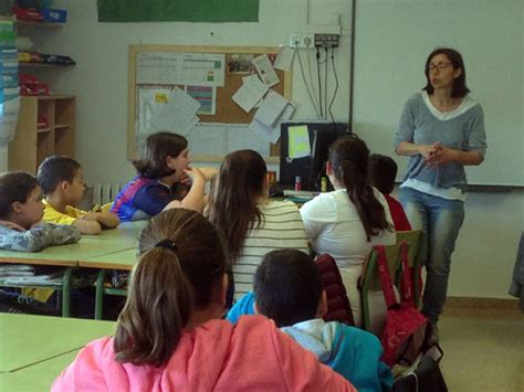 Visita De Lautora Curs Servei Educatiu Baix Llobregat Vi