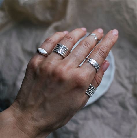 Кольцо-печатка на мизинец – Jam Jewelry