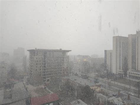 Foto Video A Venit Iarna N Moldova Ninge Puternic N Centrul