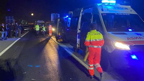 Incidente In Fipili Un Morto E Quattro Feriti Auto Contromano