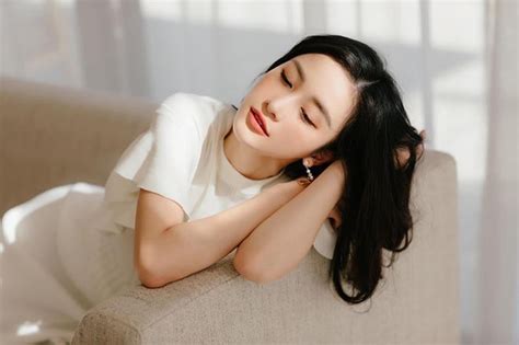 Khoe ảnh mặc bikini lại bị nói ăn gian số đo vòng ba Jun Vũ lên tiếng đáp trả